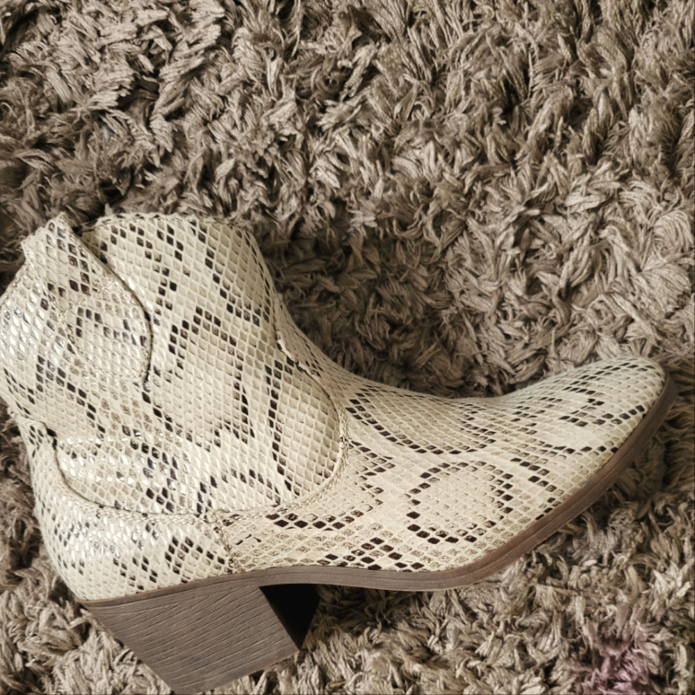 Short Boots